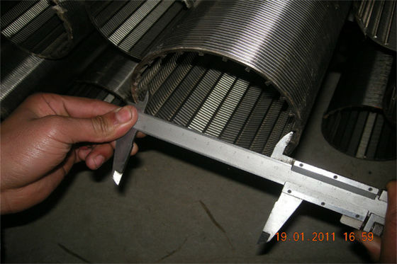 Φρεάτιο νερού χάλυβα 08x18h10 OD 126mm - σωλήνας οθόνης για την επεξεργασία απόβλητου ύδατος